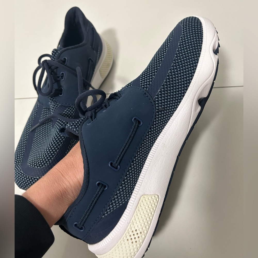 Sperry - Picture 4 of 6